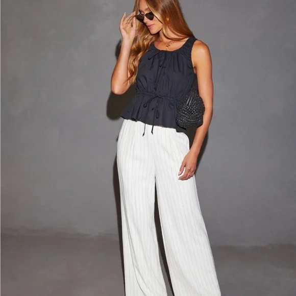 VICI-NWOT-Deanna Sleeveless PeplumTie Front Top - Picture 11 of 14